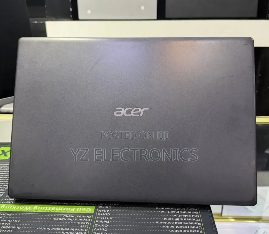 New Laptop Acer Aspire 3 8GB Intel Core i7 HDD 256GB