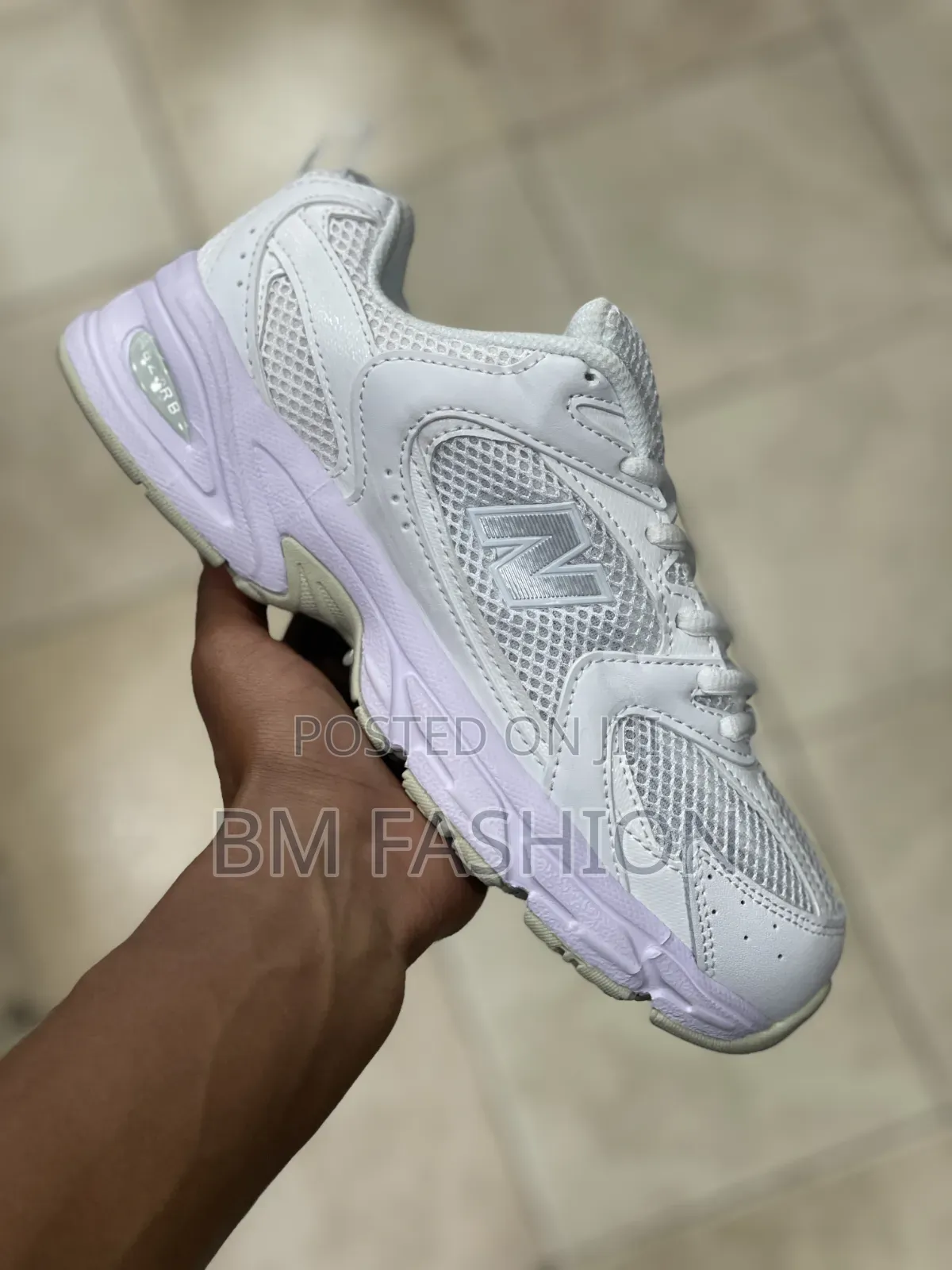 New Balance 530: Crisp White Silver