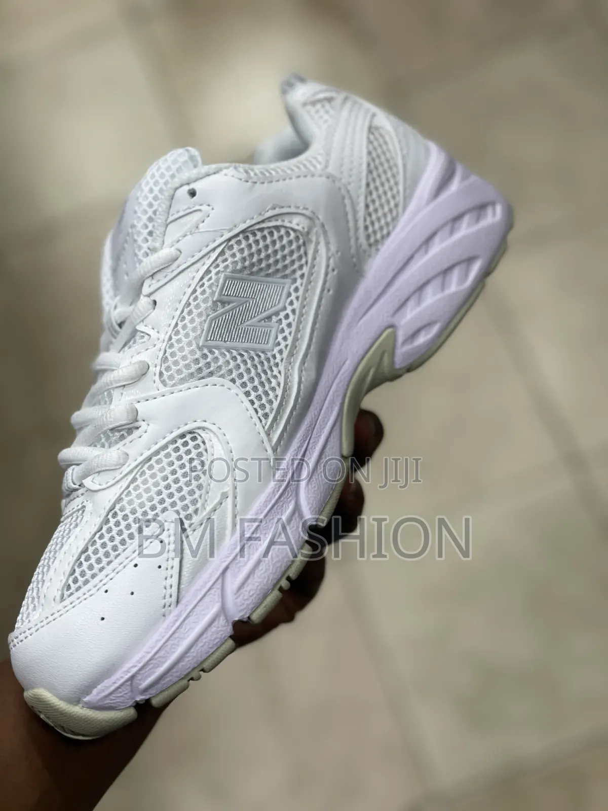 New Balance 530: Crisp White Silver