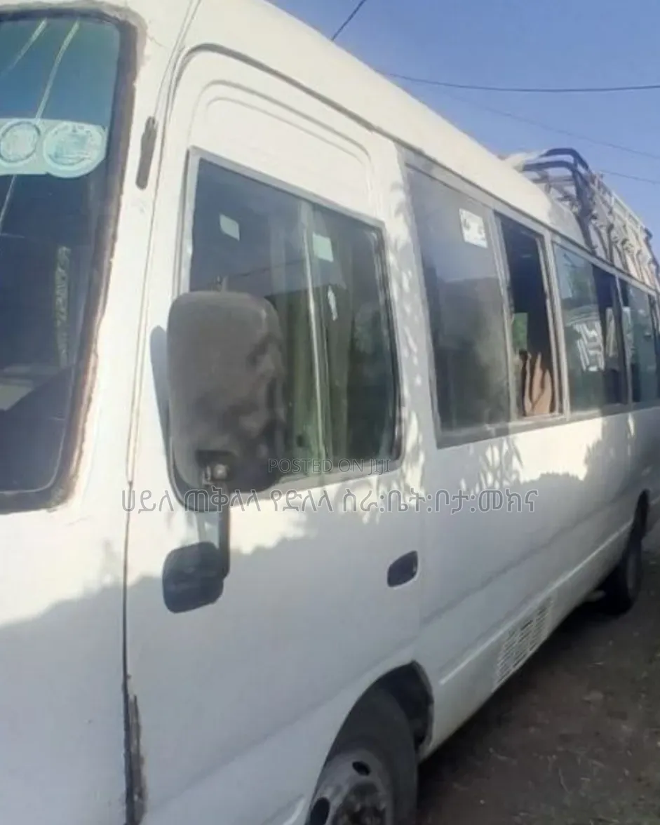 Toyota Coaster 2005 White