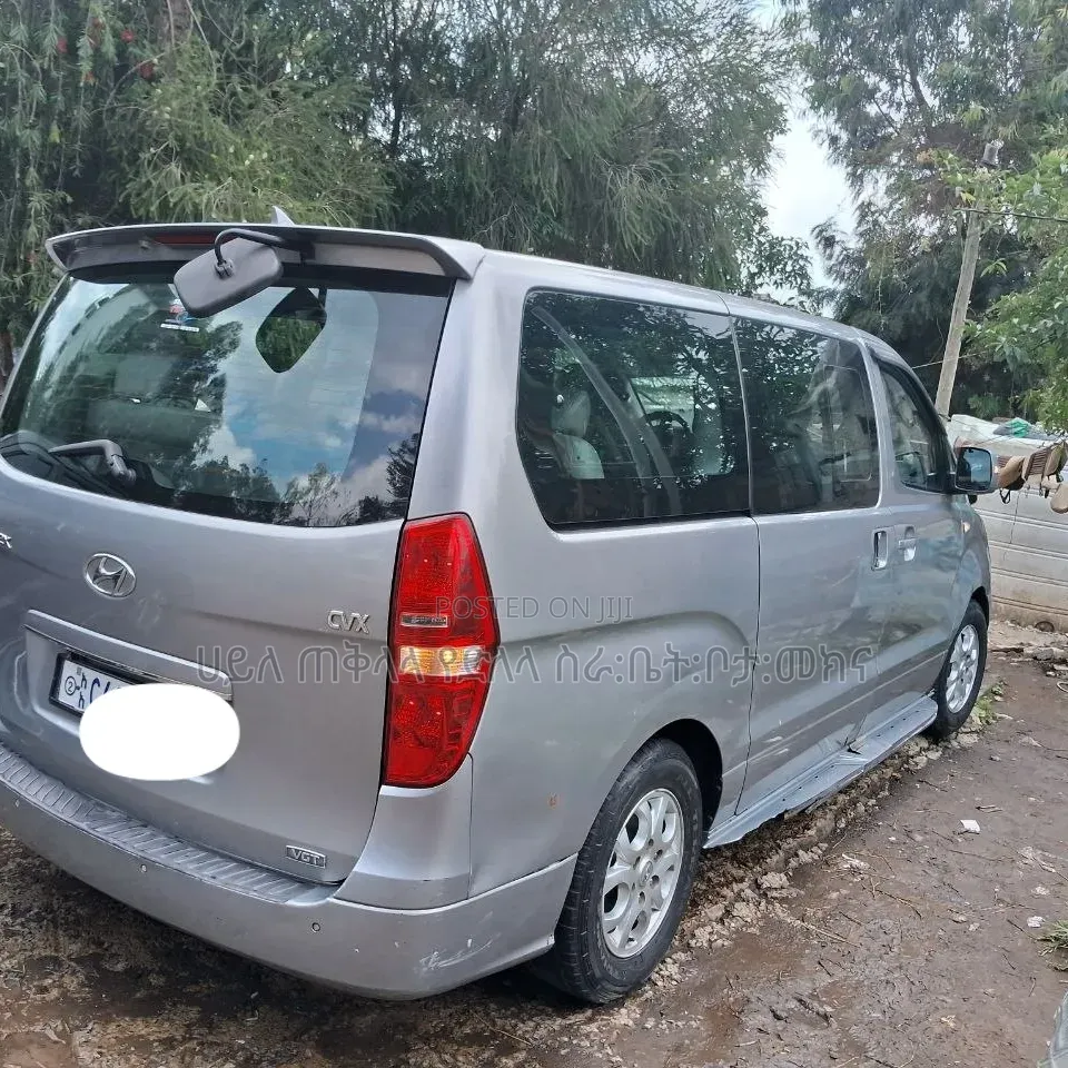 Hyundai Starex 2015 Silver