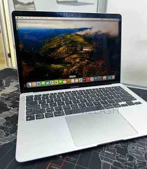 New Laptop Apple MacBook 2020 16GB AMD Ryzen 7 SSD 512GB