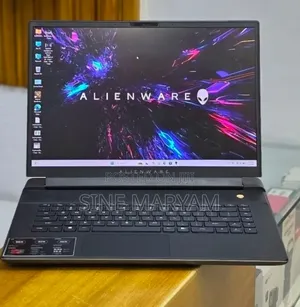 New Laptop Dell Allienware M18 R1 16GB Intel Core i9 SSD 1T