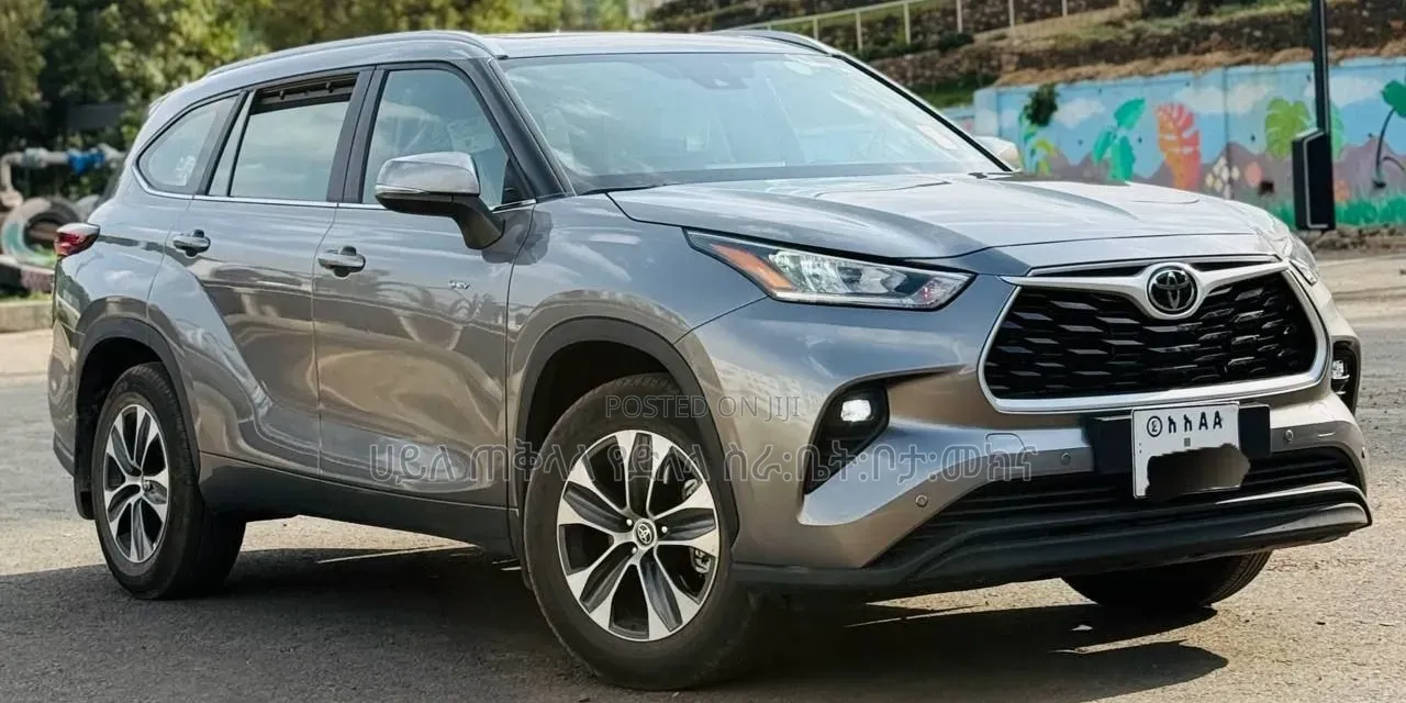 New Toyota Highlander Hybrid 2025 Silver