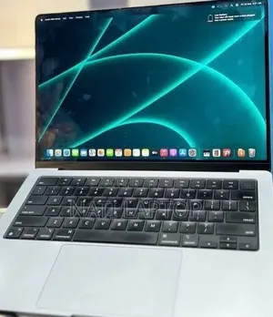 New Laptop Apple MacBook Pro M1 16GB Apple M1 Pro SSD 512GB