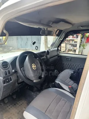 Toyota Land Cruiser 2012 White