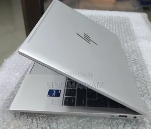 New Laptop HP EliteBook 830 G9 16GB Intel Core i5 SSD 512GB