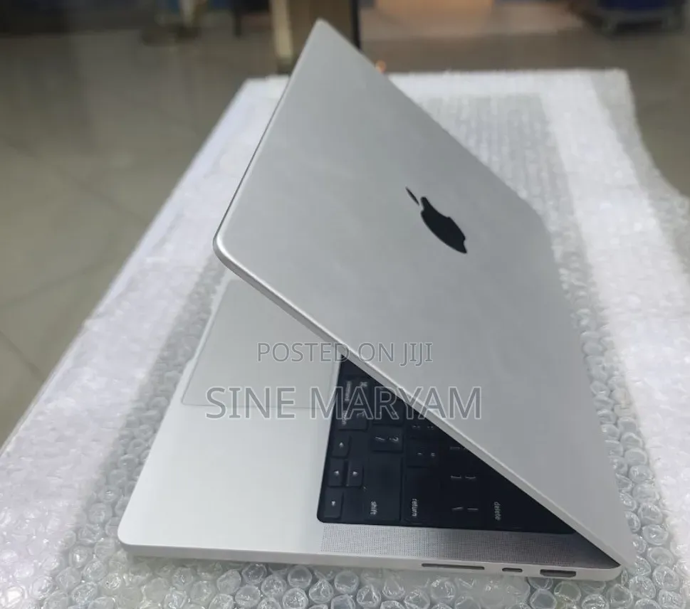 New Laptop Apple MacBook Pro M1 16GB Apple M1 Pro SSD 512GB