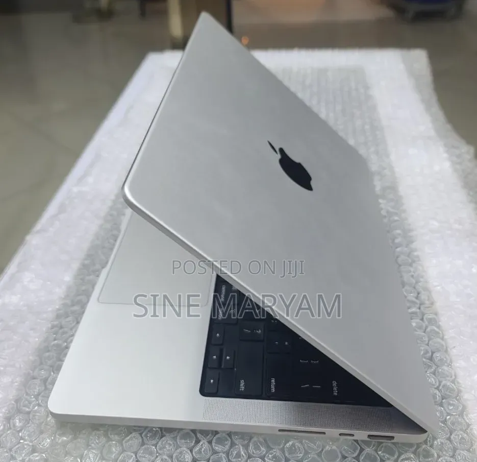 New Laptop Apple MacBook Pro M1 16GB Apple M1 Pro SSD 512GB