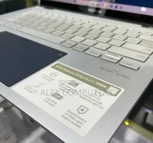 New Laptop Asus ZenBook Flip 14 UX461UA 16GB Intel Core i7 SSD 512GB