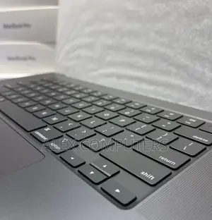 New Laptop Apple MacBook 36GB Apple M3 Max SSD 1T