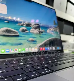 New Laptop Apple MacBook 8GB Apple M3 SSD 512GB