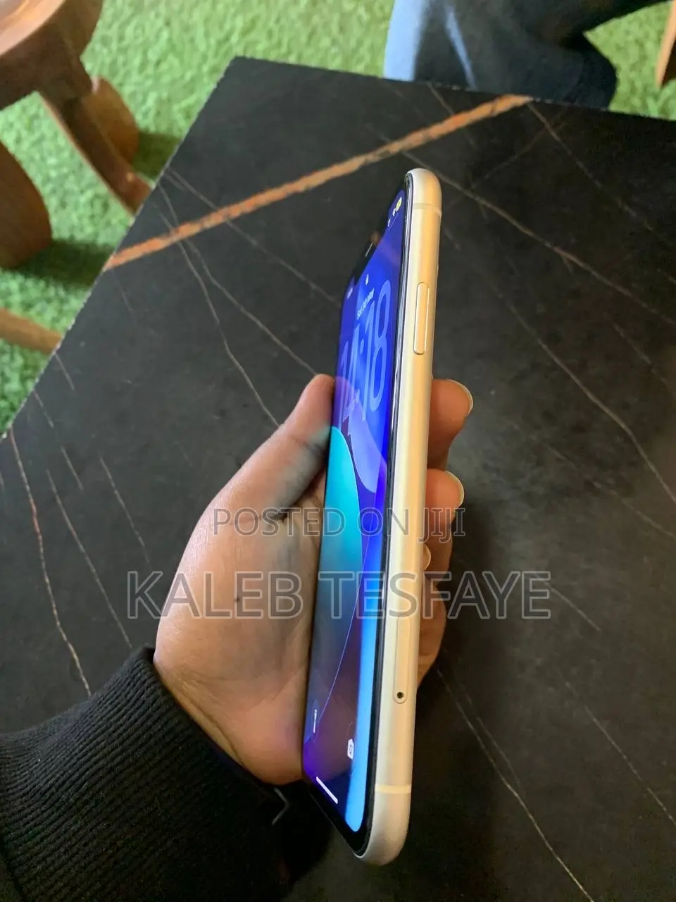New Apple iPhone 11 64 GB White