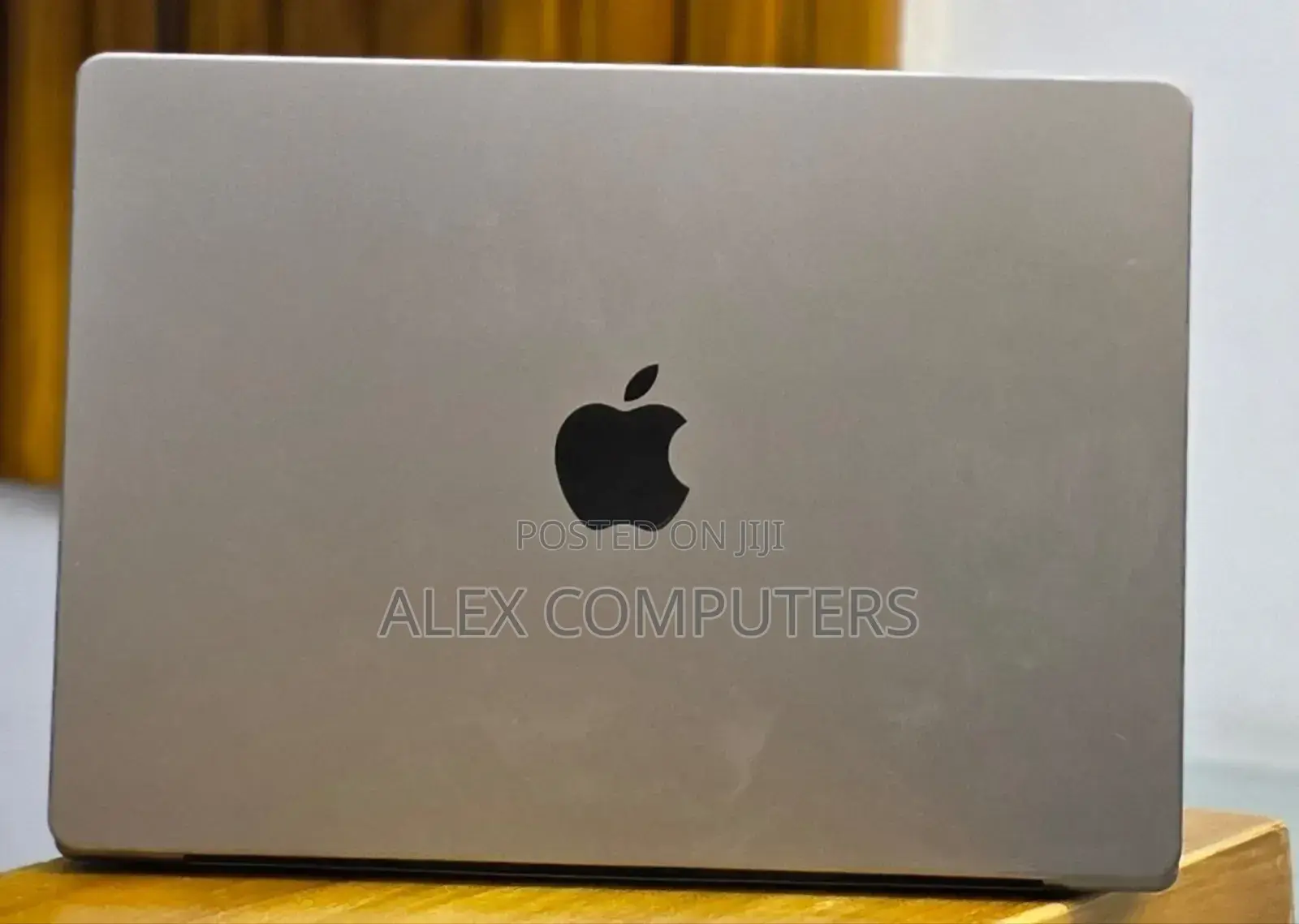 New Laptop Apple MacBook Pro M1 16GB Apple M1 Pro SSD 512GB