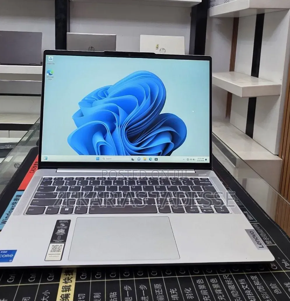 New Laptop Lenovo Ideapad 3 16GB Intel Core i7 SSD 512GB