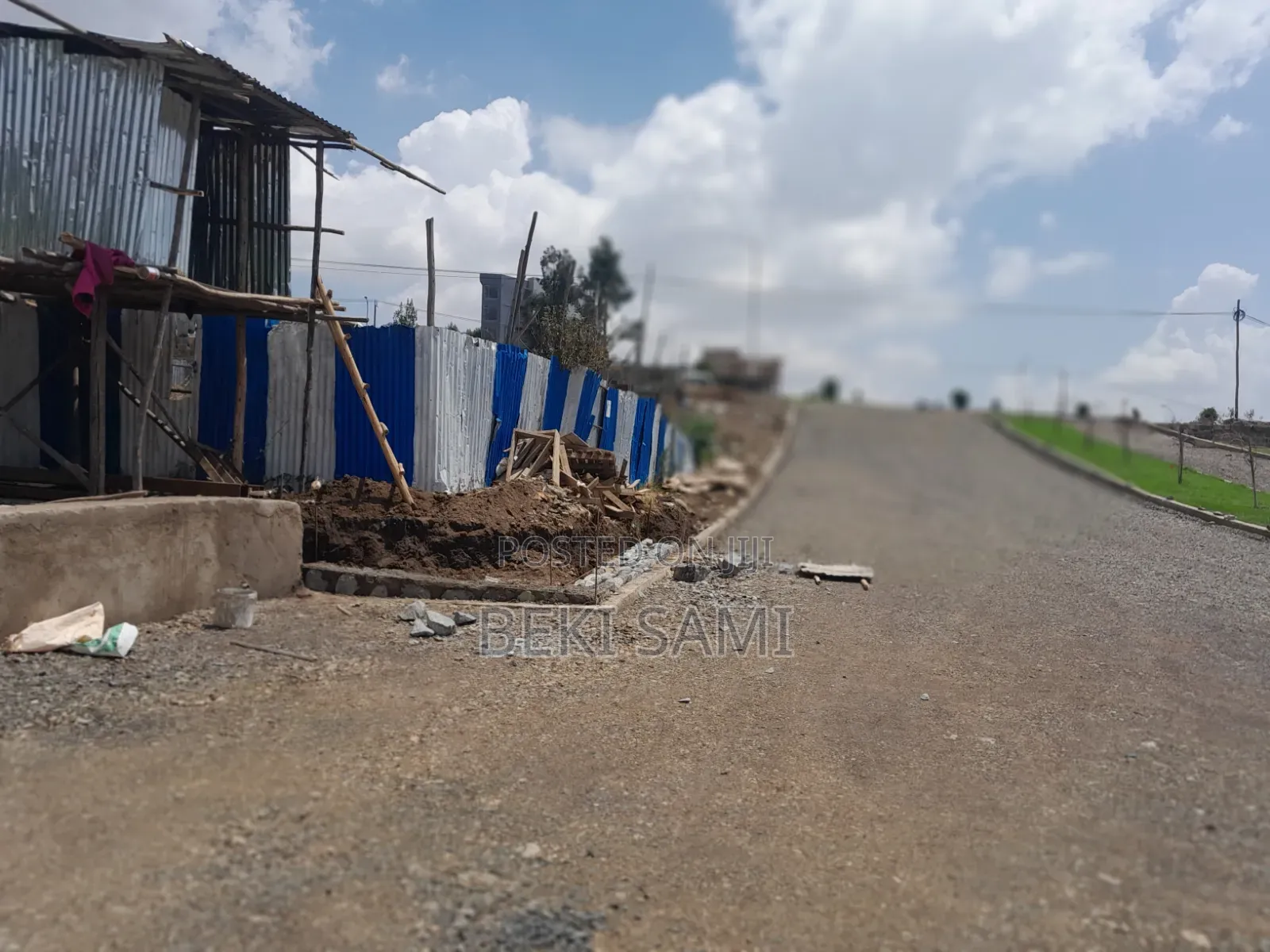 ለሽያጭ የቀረበ መሬት