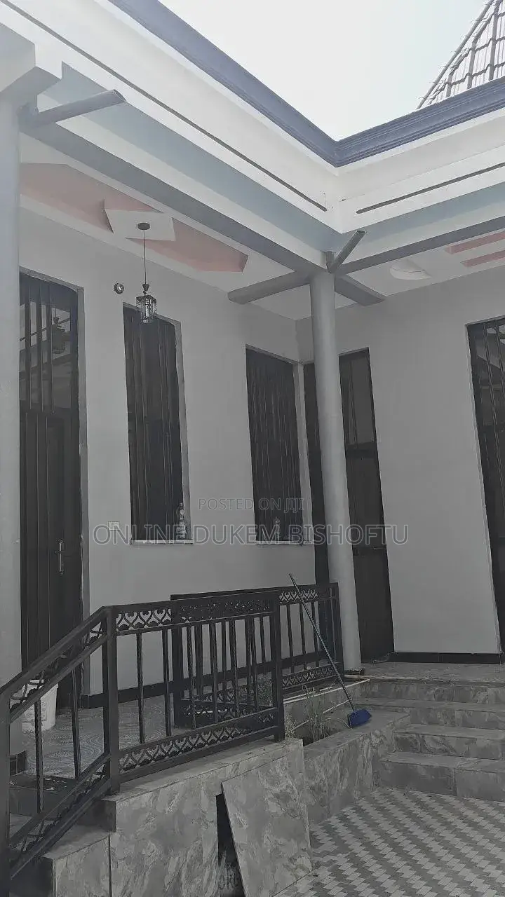 Furnished 11bdrm Villa in Dukem, East Shewa for sale