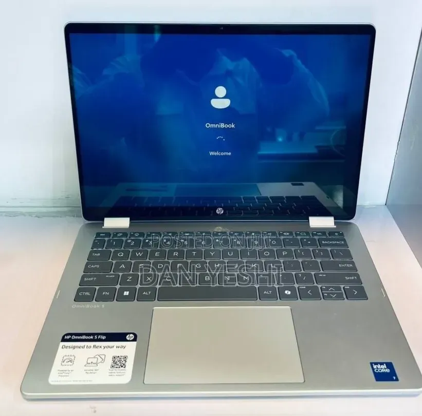 New Laptop HP OmniBook 5 Flip 16GB Intel Core 7 SSD 512GB