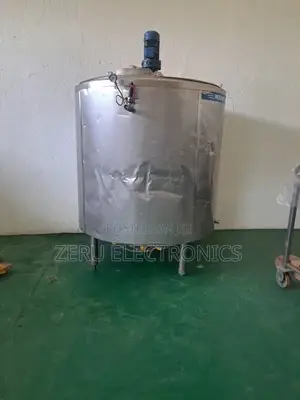 2000l Heated Mixing Tank With Integrated Mixer And Pump