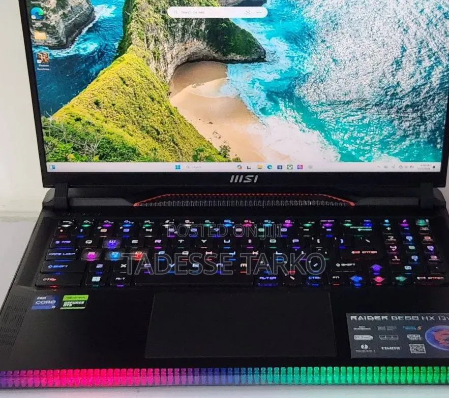 New Laptop MSI Raider GE68HX 13VI-202US 32GB Intel Core i9 SSD 1T