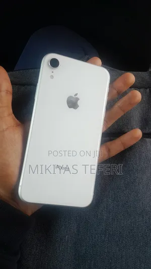 Apple iPhone XR 64 GB White