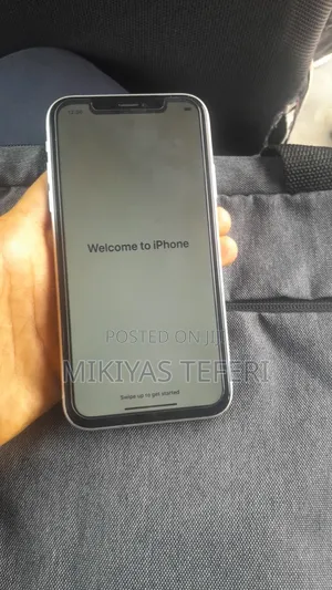 Apple iPhone XR 64 GB White