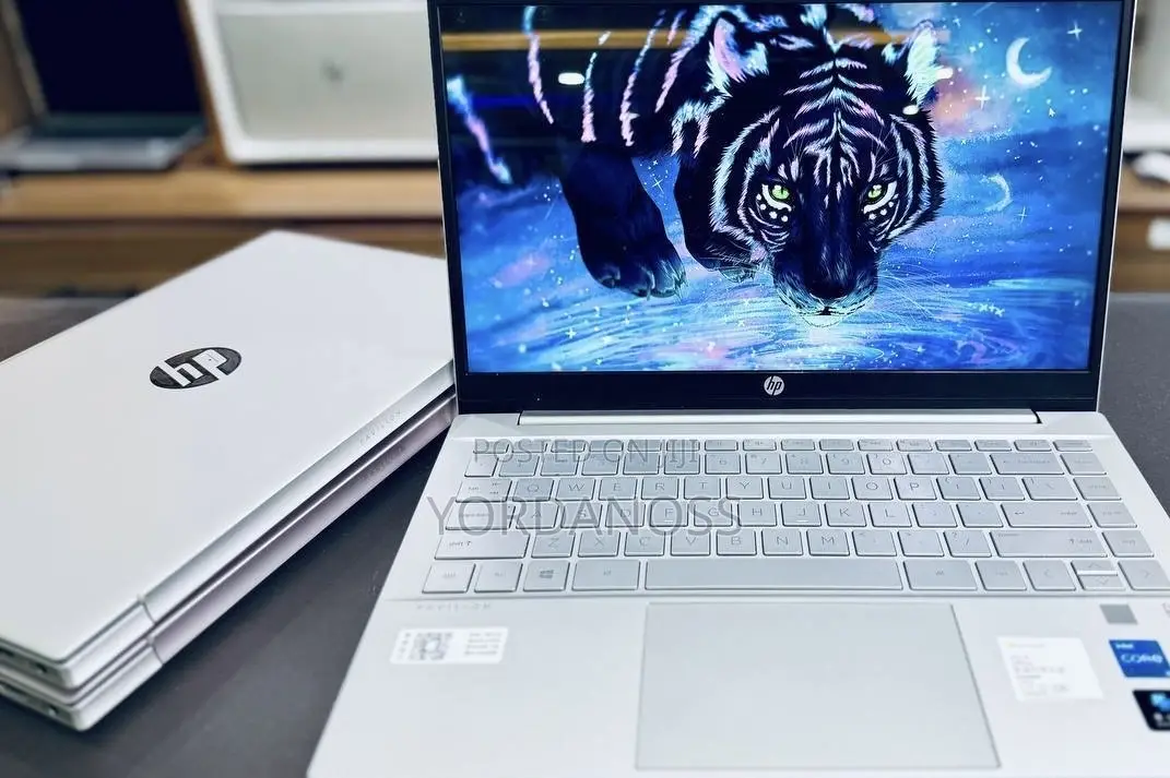 New Laptop HP Pavilion 13 16GB Intel Core i5 SSD 512GB