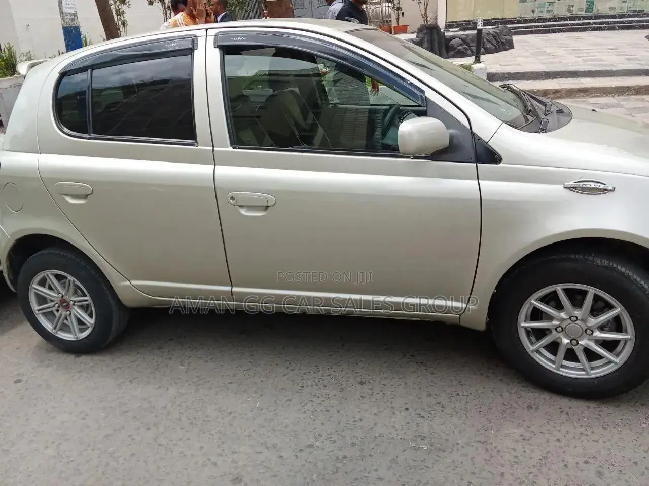 Toyota Vitz 2002 Gold