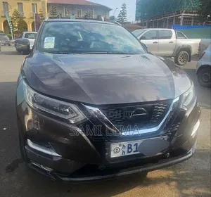Nissan Qashqai 2017 Brown