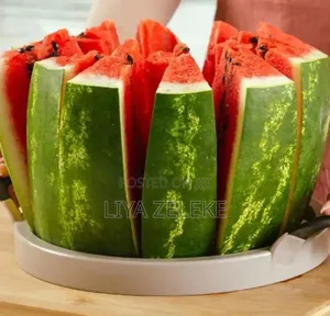 12 Partition Watermelon Slicer ባለ 12 እስላይስ የሃባብ መቁረጭ