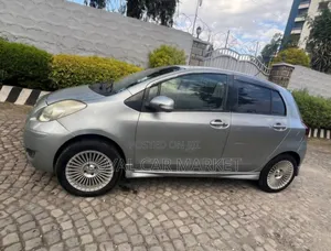 Toyota Yaris 2010 Silver