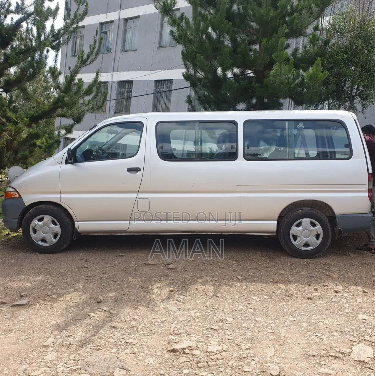 Toyota HiAce 2000 Silver