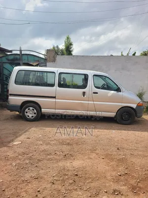 Toyota HiAce 2000 Silver