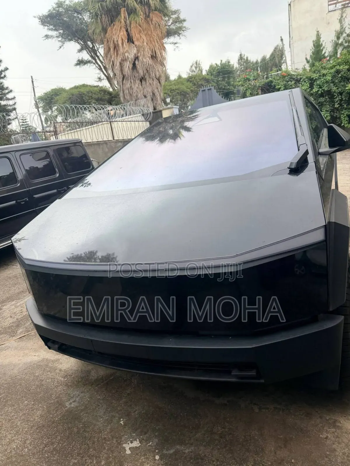 Tesla Cybertruck Cyberbeast AWD 2025 Gray