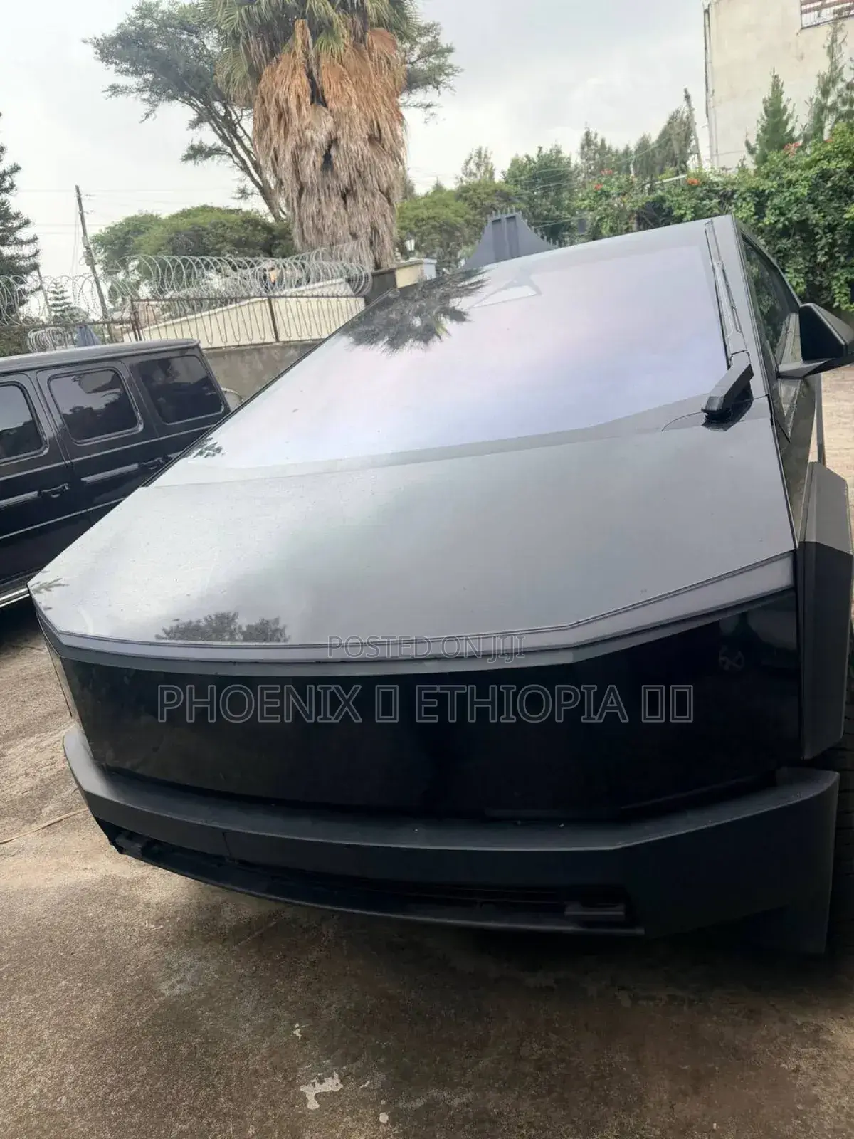 Tesla Cybertruck Cyberbeast AWD 2025 Gray