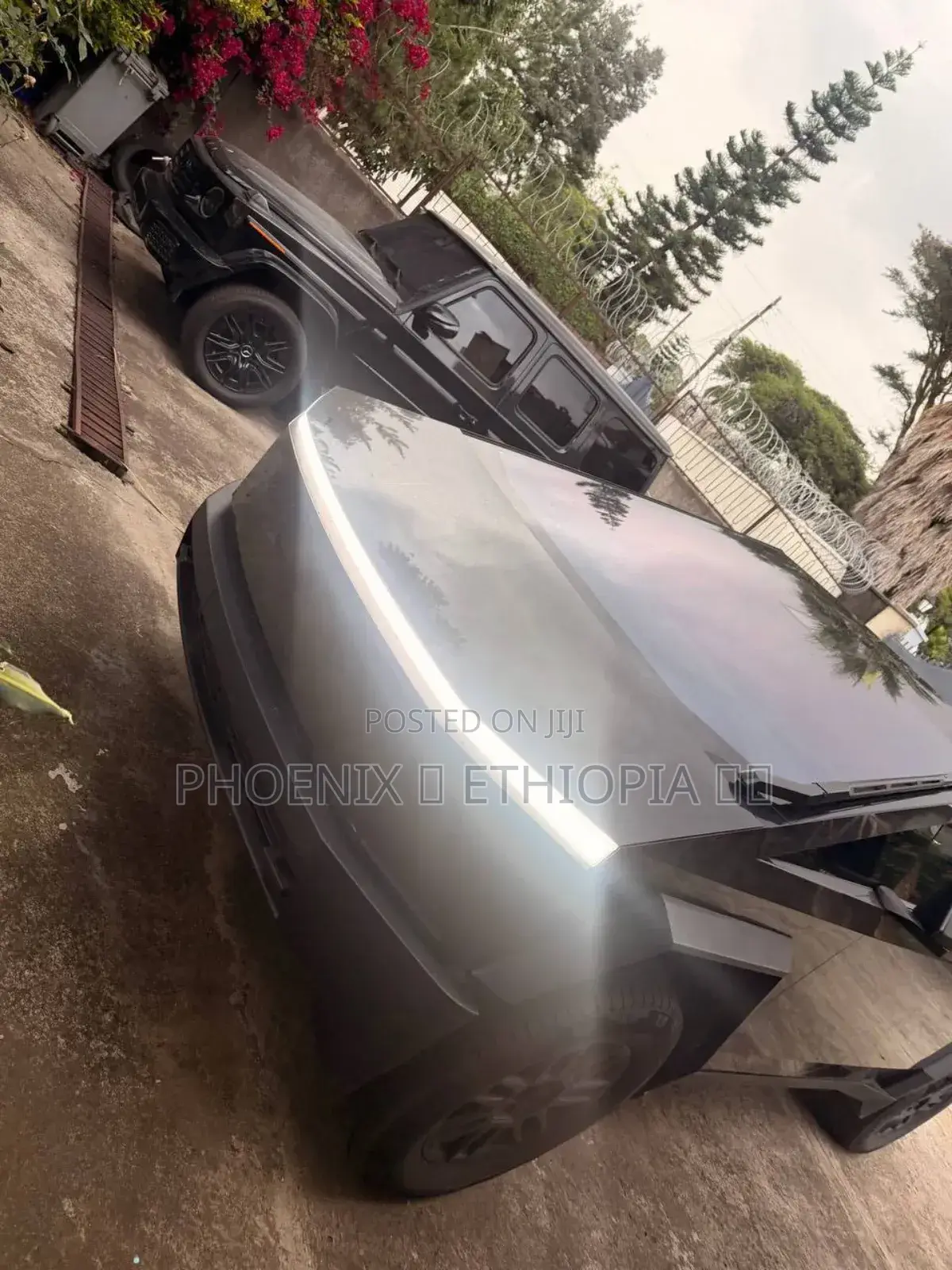 Tesla Cybertruck Cyberbeast AWD 2025 Gray