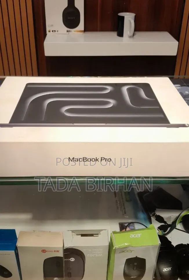 New Laptop Apple MacBook Pro 2024 M4 14-inch 16GB Apple M5 Pro SSD 1T