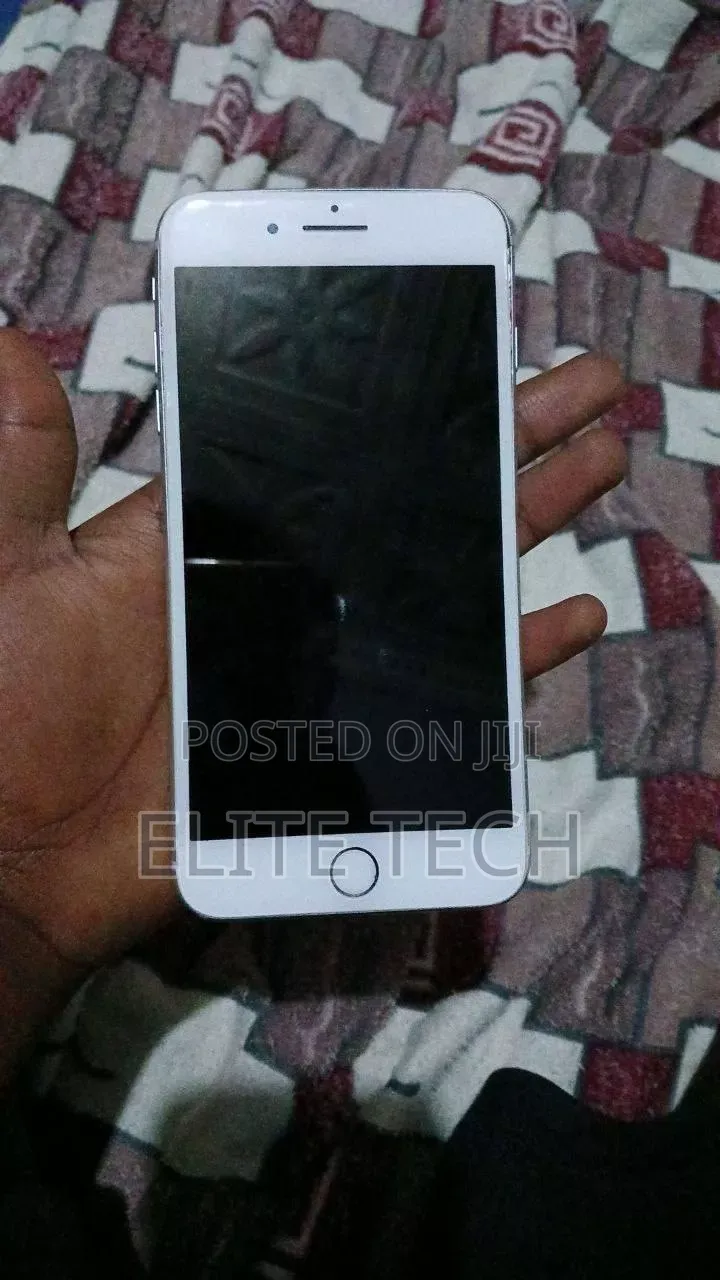 New Apple iPhone 8 64 GB White