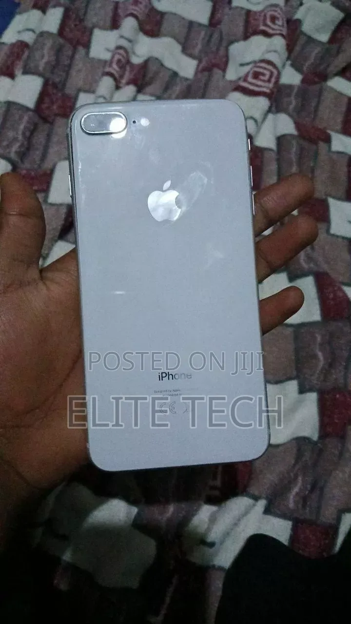 New Apple iPhone 8 64 GB White