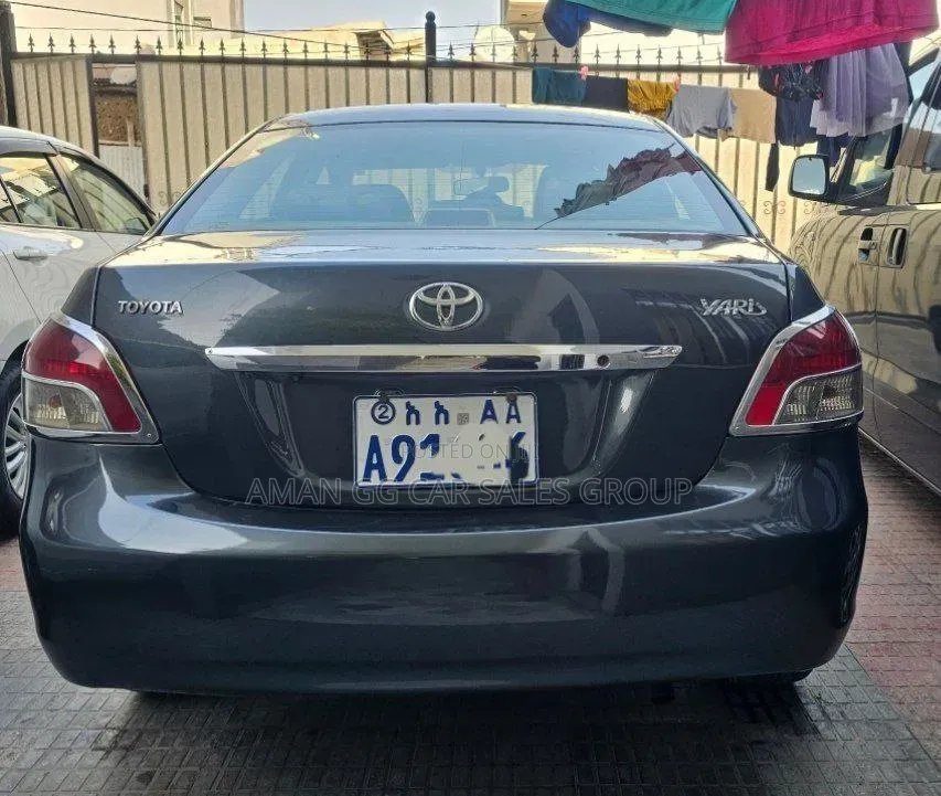 Toyota Yaris 2008 Gray