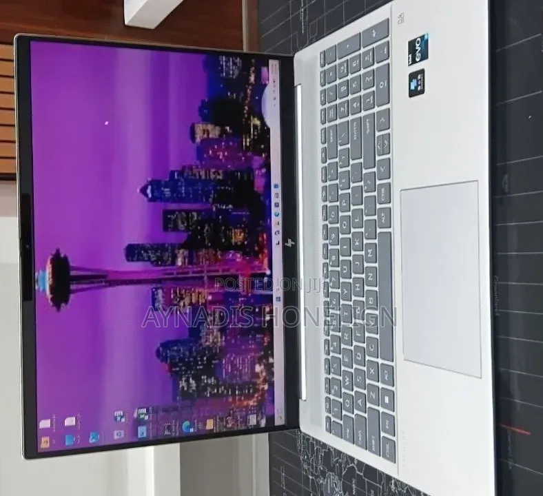 New Laptop HP 16GB Intel Core i7 SSD 512GB