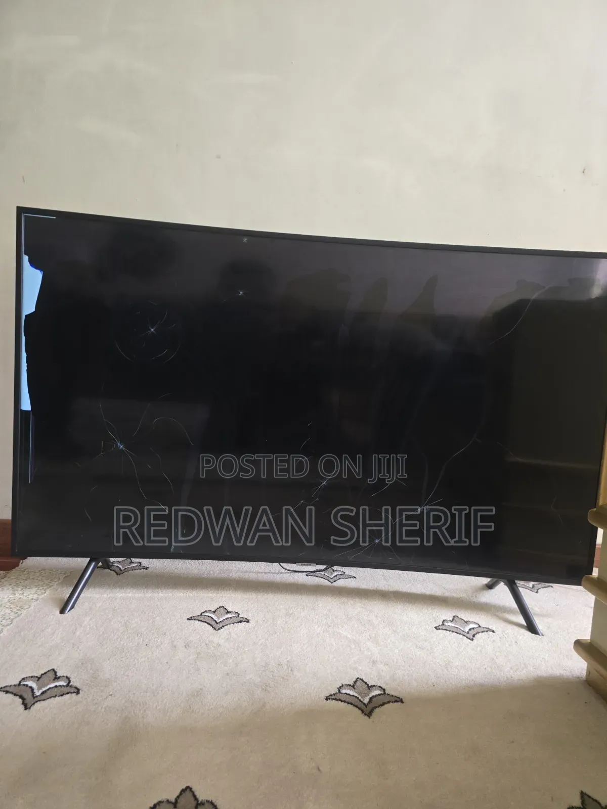 Broken Screen Samsung Tv 55 Inch Curved.