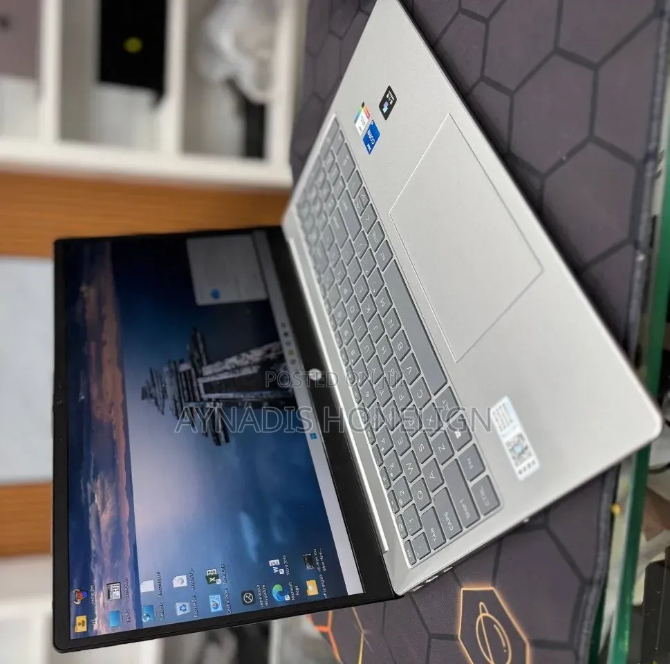 New Laptop HP Stream Notebook 16GB Intel Core i7 SSD 512GB