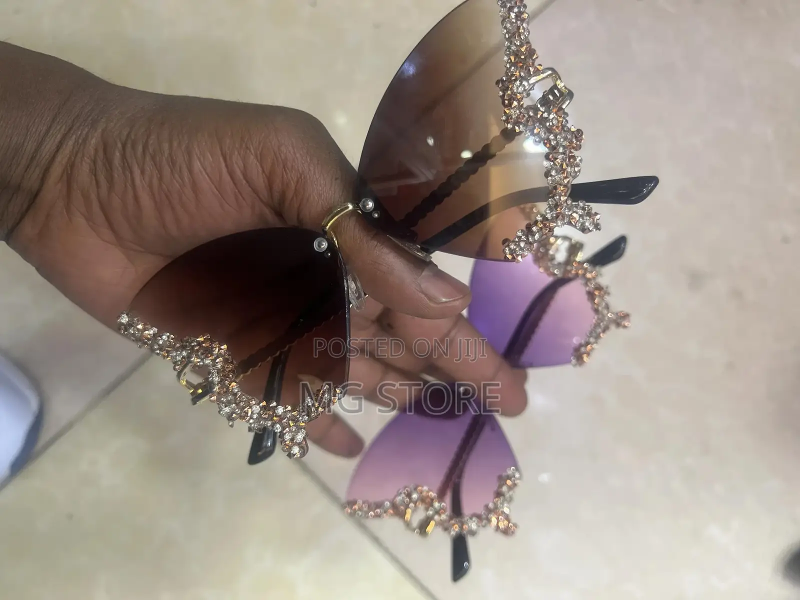 Eye Glass Butter Fly Birabiro Meneser
