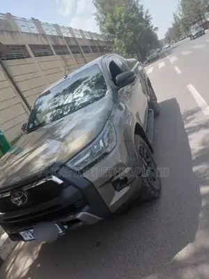 Toyota Hilux 2021 Gray