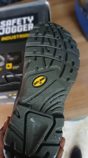 Safety Jogger Safety Shoe For Contractors From Adane $Afety👞