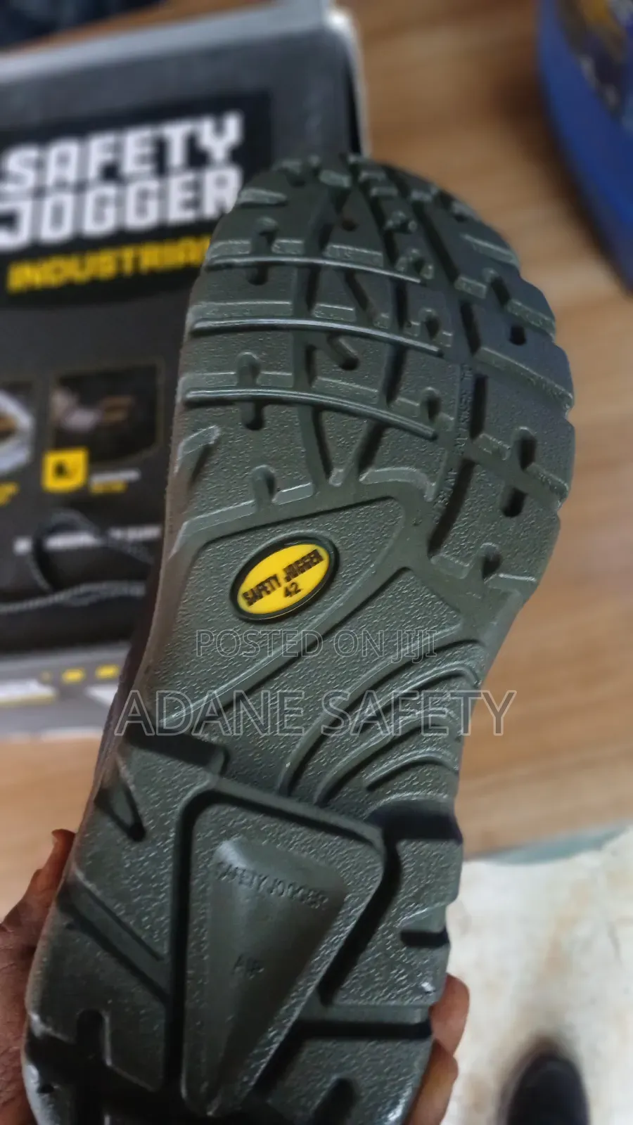 Safety Jogger Safety Shoe For Contractors From Adane $Afety👞