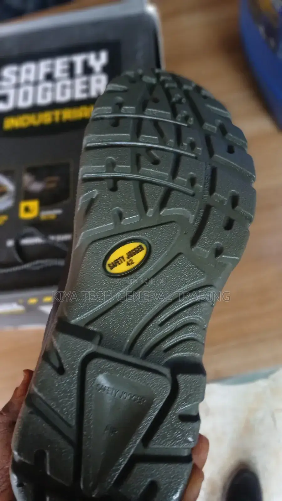 Safety Jogger Safety Shoe for Contractors From Adane $Afety👞