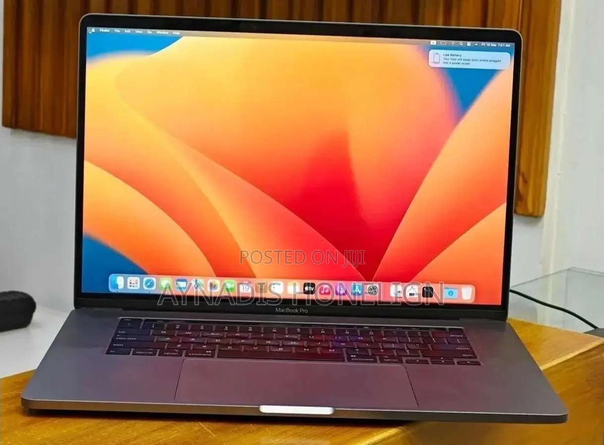 New Laptop Apple MacBook 16GB Intel Core i7 SSD 512GB