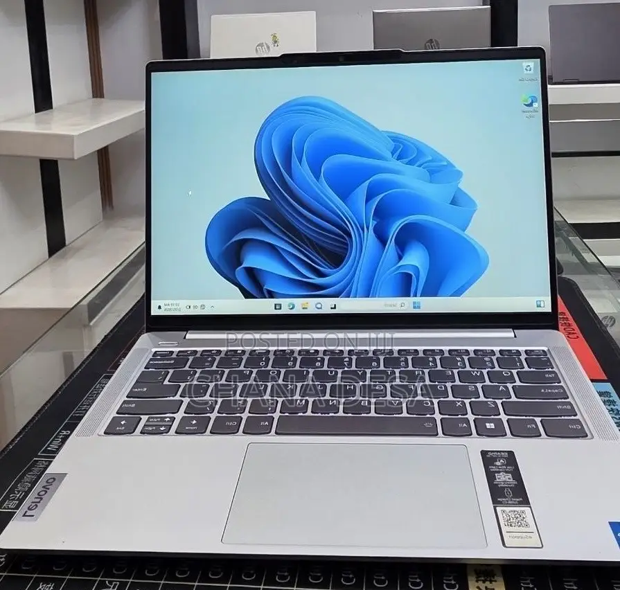 New Laptop Lenovo 16GB Intel Core i7 SSD 512GB